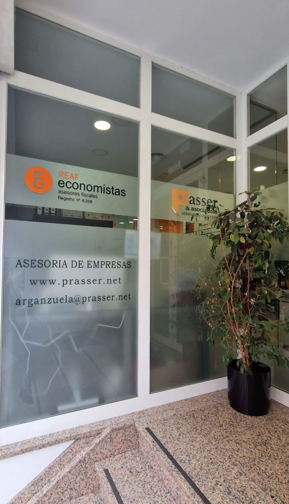 Fachada exterior de Prasser & Asociados, firma especializada en asesoría en Legazpi